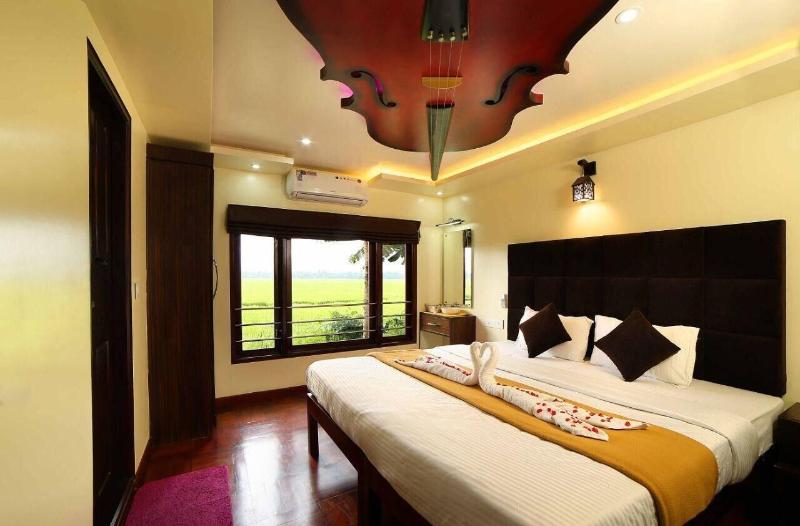Kerala Boathouse image