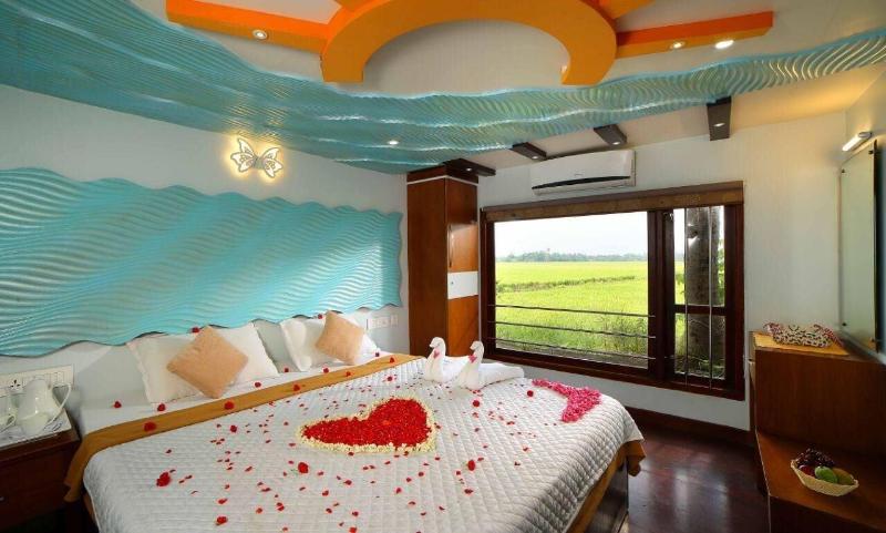 Kerala Boathouse image