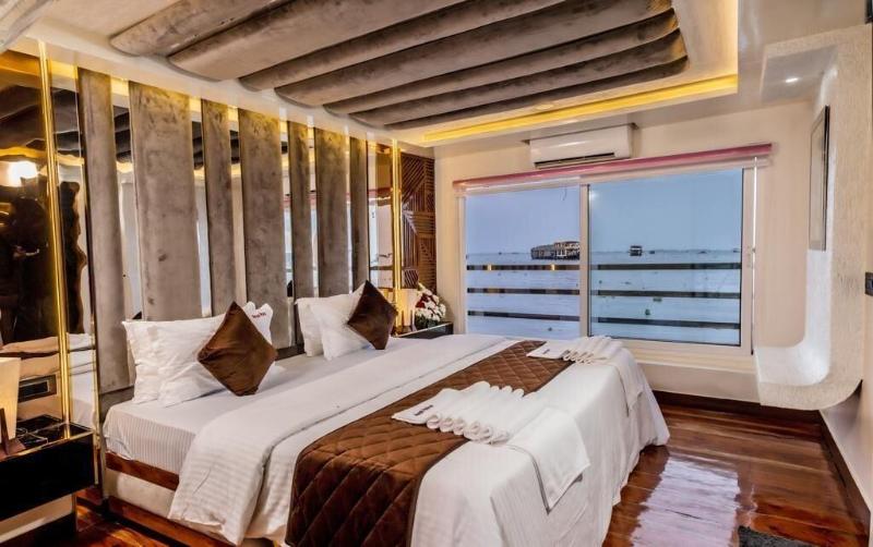 Kerala Boathouse image