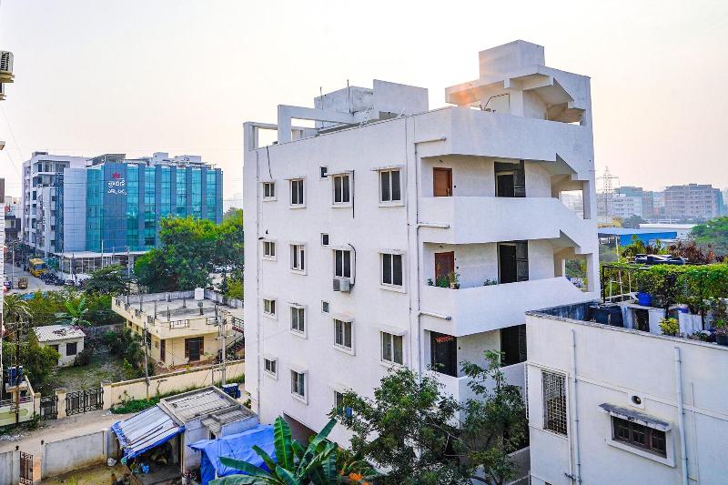 Fabhotel Q Suites — exterior view