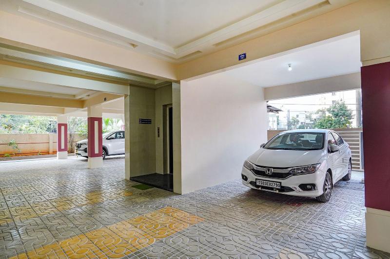 Fabhotel Q Suites — general view