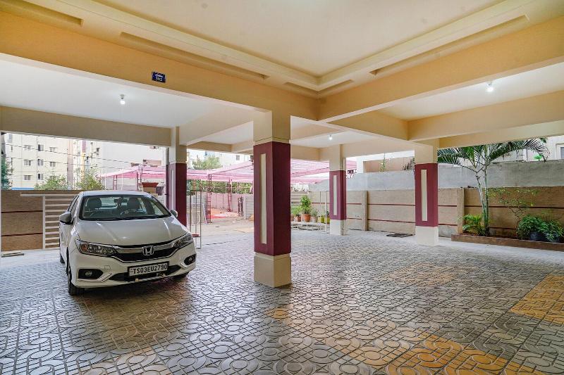 Fabhotel Q Suites — general view