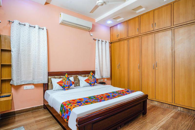 Fabhotel Q Suites — general view