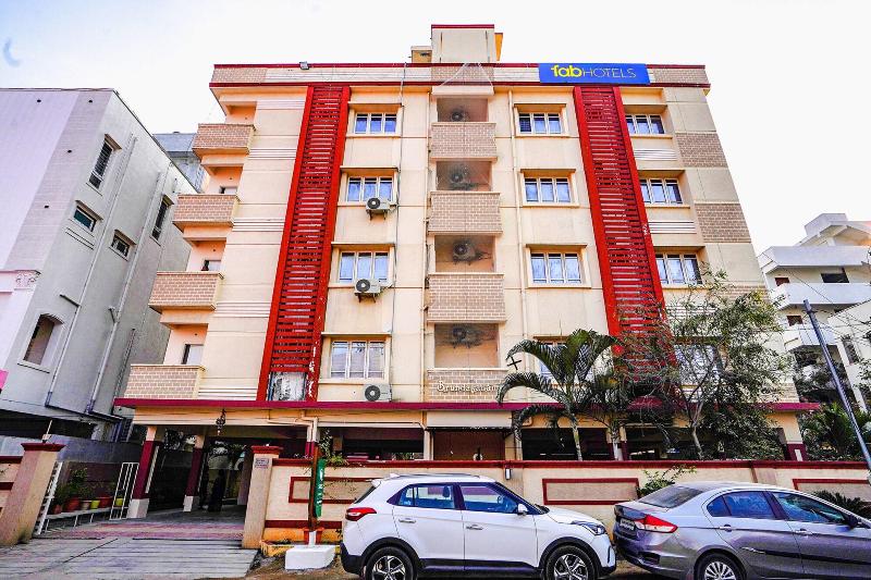 Fabhotel Q Suites — general view