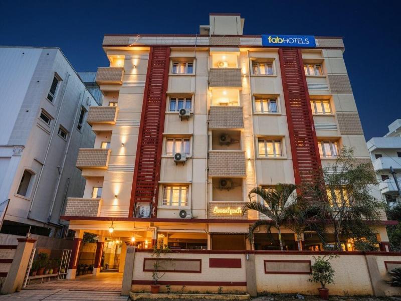 Fabhotel Q Suites