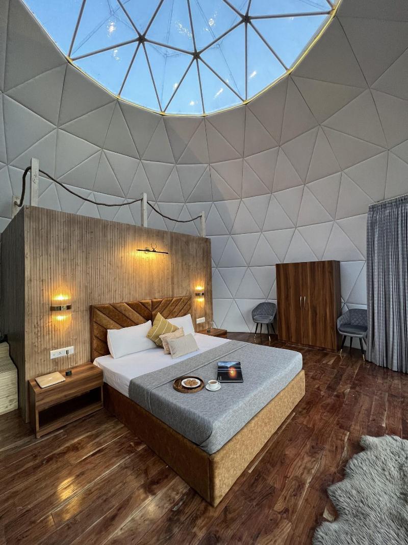 Glamping Club image