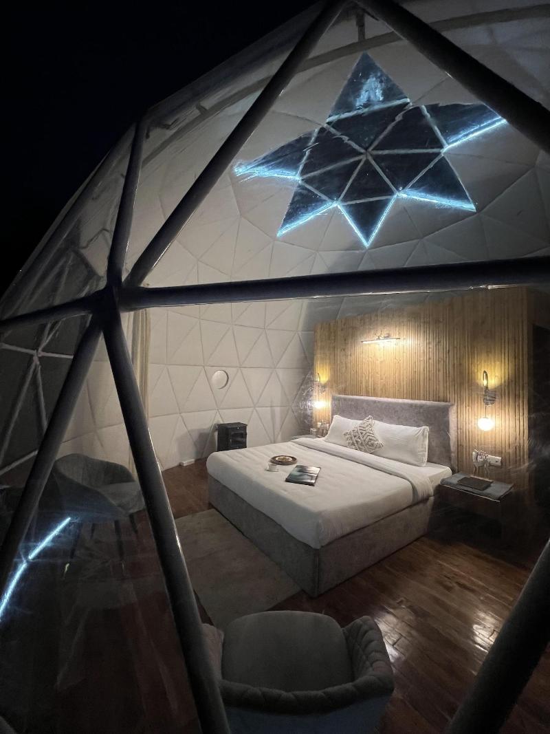 Glamping Club image