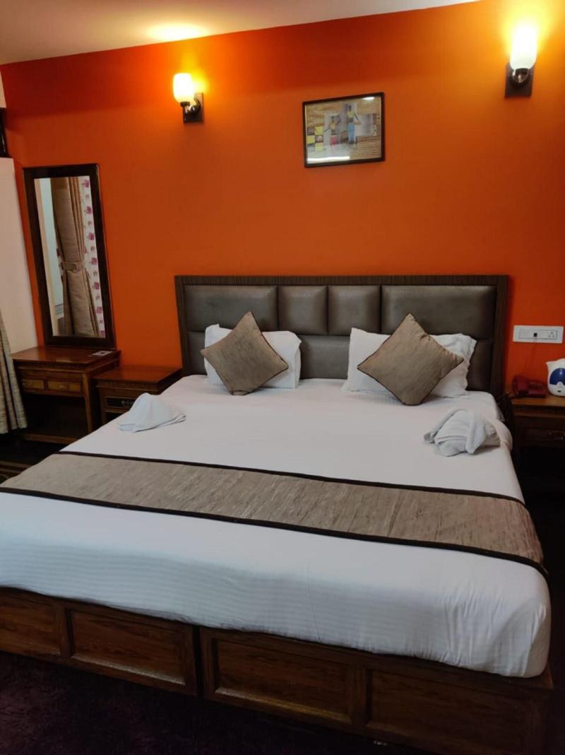 Goroomgo Kasturi Palace Darjeeling image