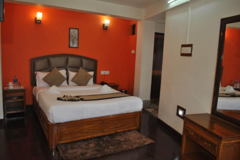 Goroomgo Kasturi Palace Darjeeling image