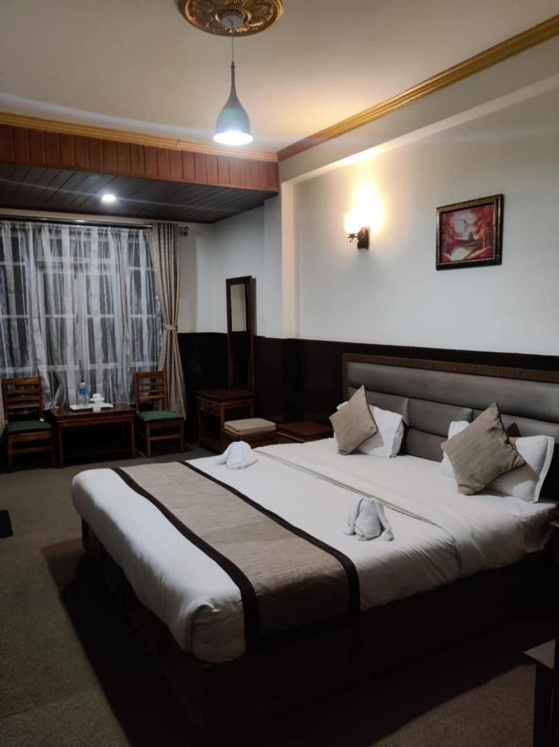 Goroomgo Kasturi Palace Darjeeling image