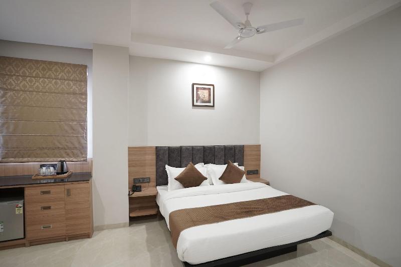 Hotel Krishna Inn image