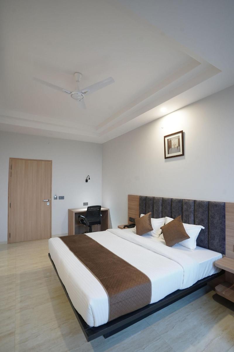 Hotel Krishna Inn image