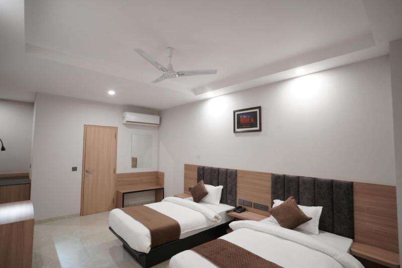 Hotel Krishna Inn image