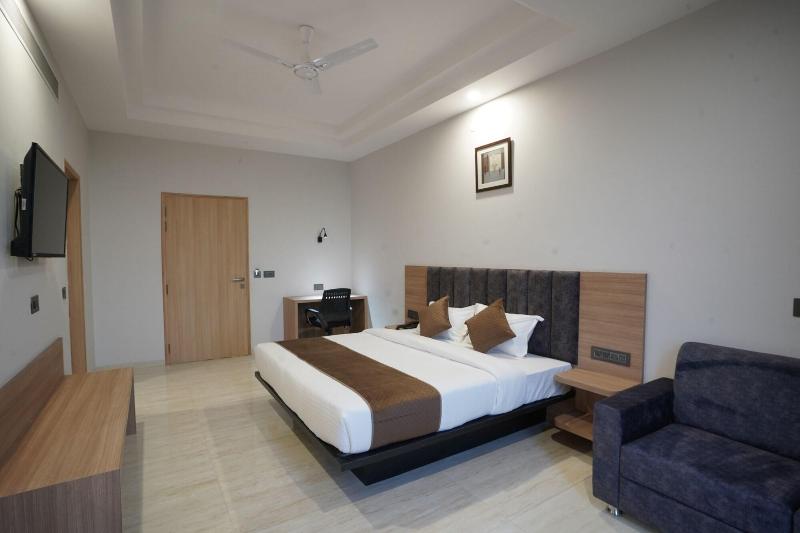 Hotel Krishna Inn image