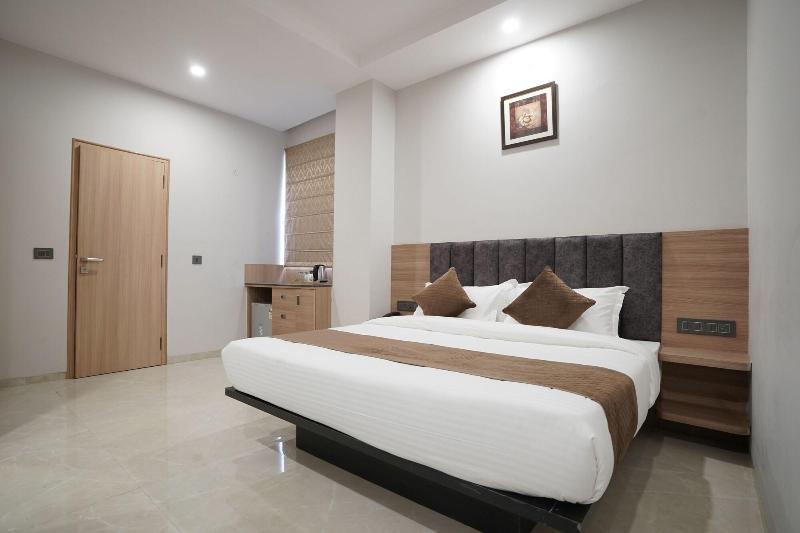 Hotel Krishna Inn image