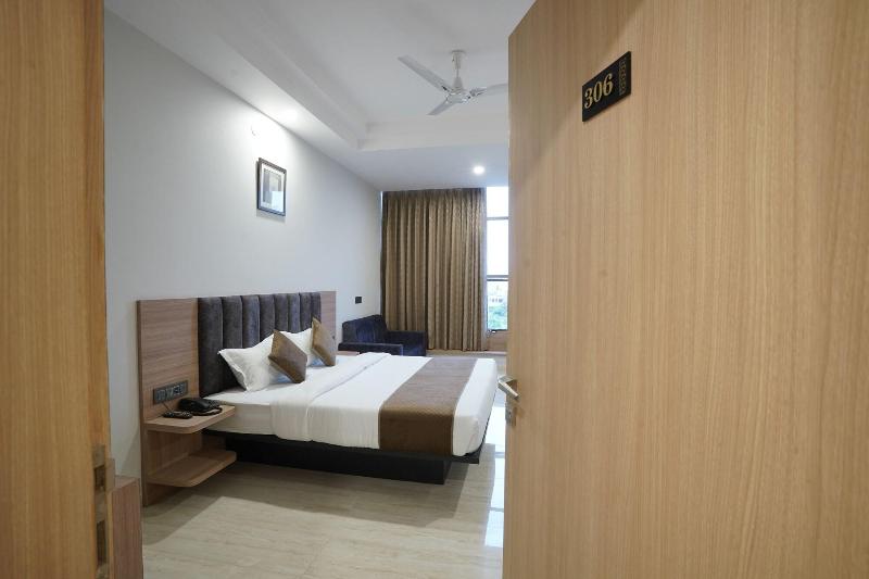 Hotel Krishna Inn image