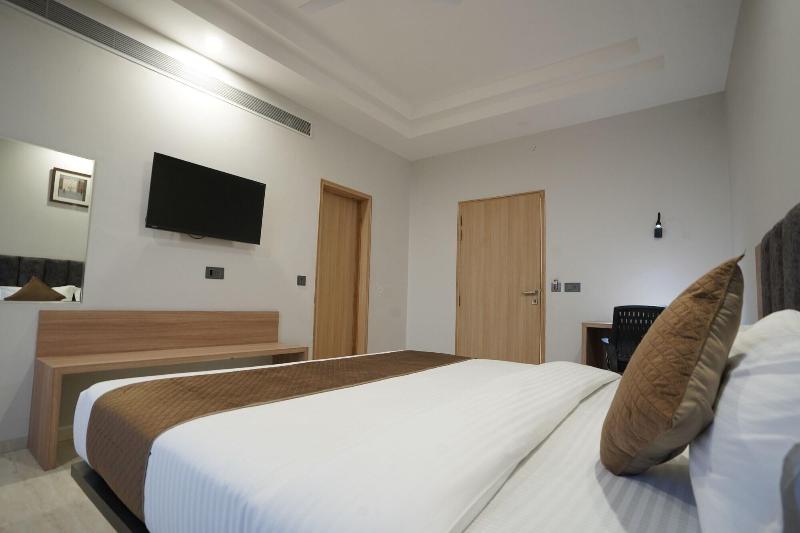 Hotel Krishna Inn image