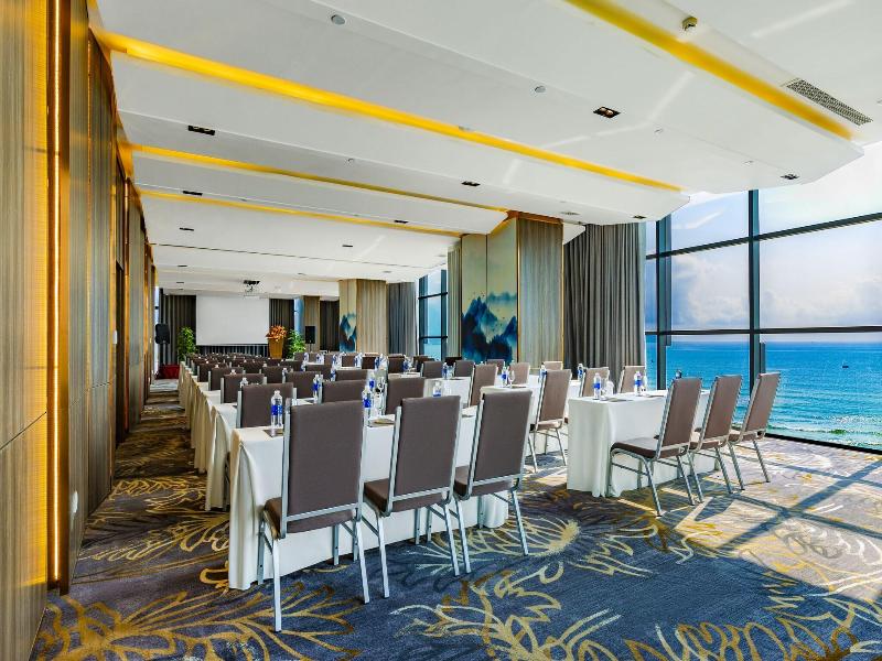 Peninsula Hotel Danang image