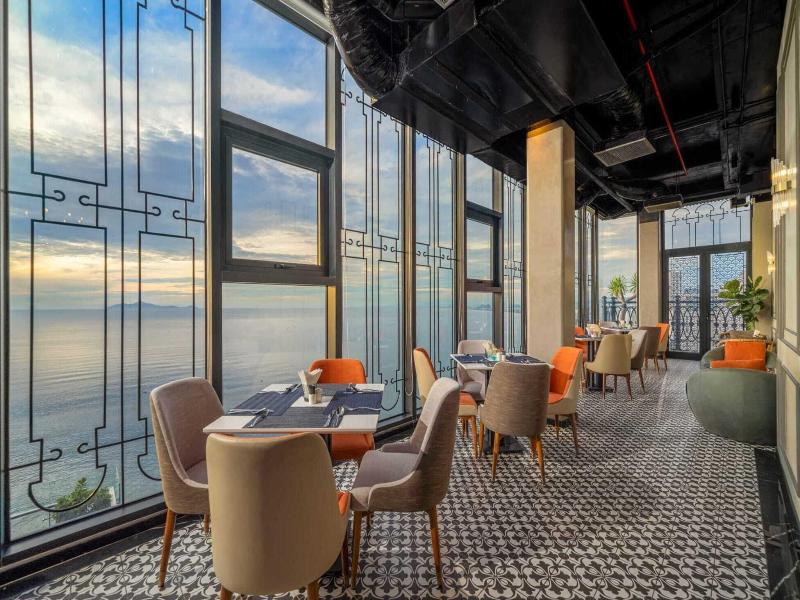 Peninsula Hotel Danang image