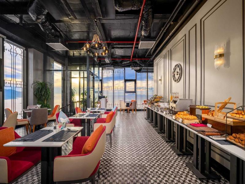 Peninsula Hotel Danang image