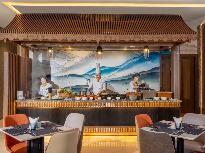 Peninsula Hotel Danang image