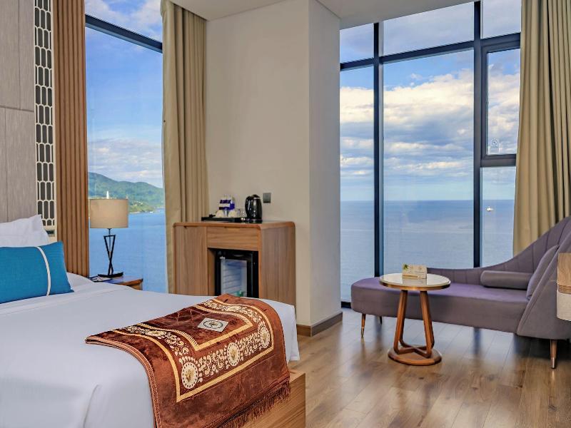 Peninsula Hotel Danang image