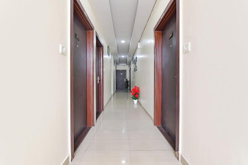 Fabhotel Pink Palace image
