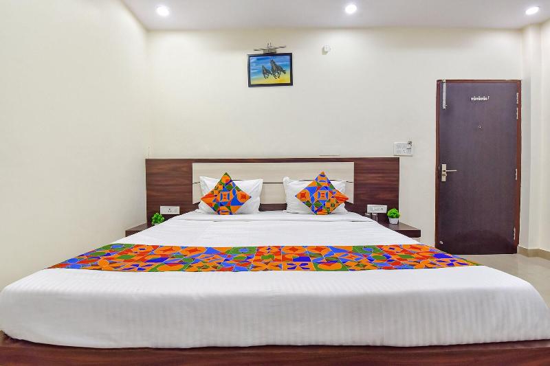 Fabhotel Pink Palace image