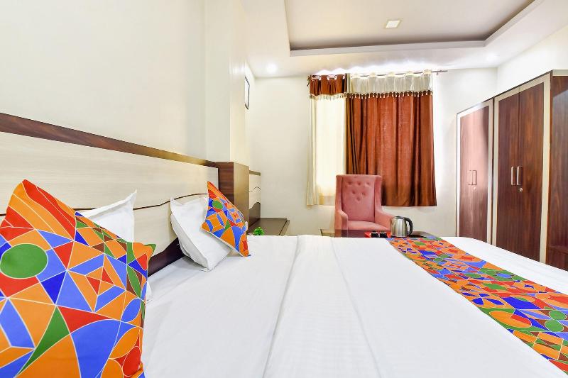 Fabhotel Pink Palace image