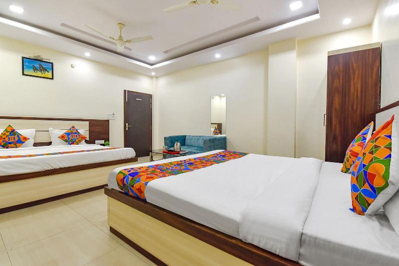 Fabhotel Pink Palace image
