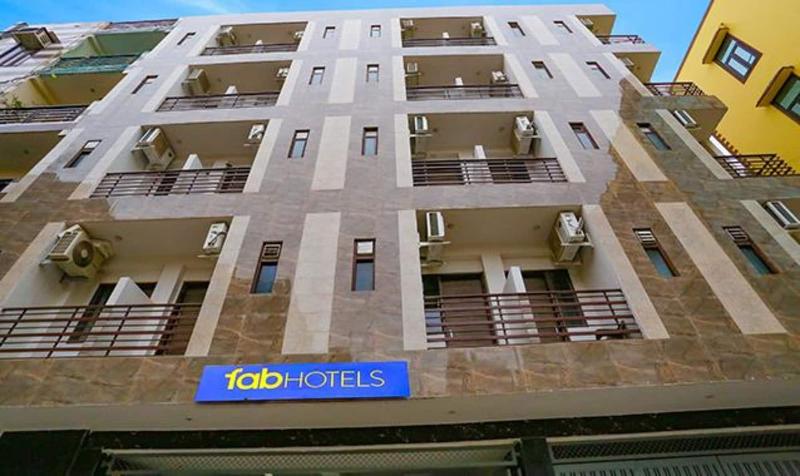 Fabhotel Silver Crown image