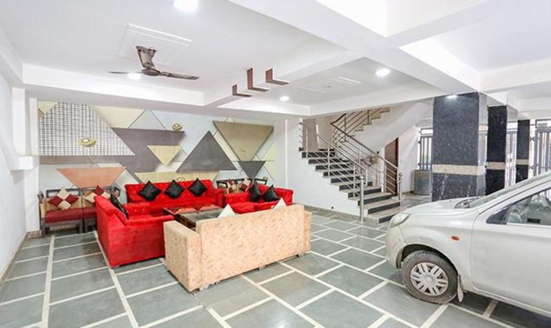 Fabhotel Silver Crown image