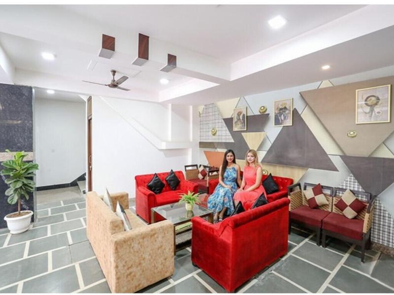 Fabhotel Silver Crown image