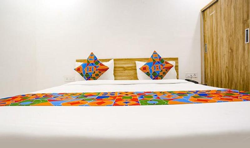 Fabhotel Silver Crown image