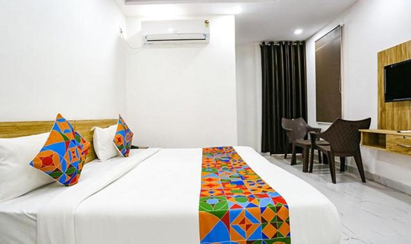 Fabhotel Silver Crown image