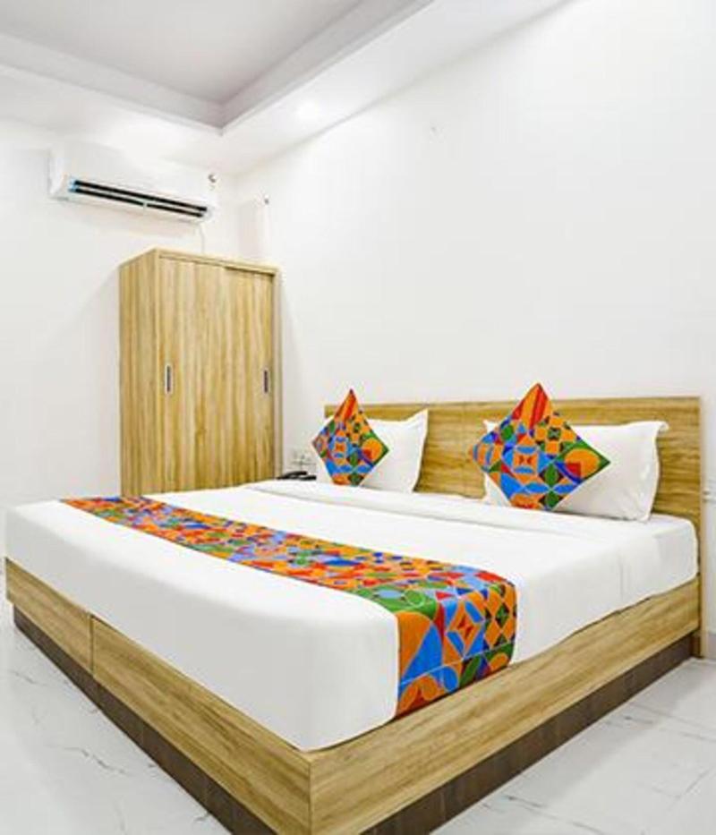 Fabhotel Silver Crown image
