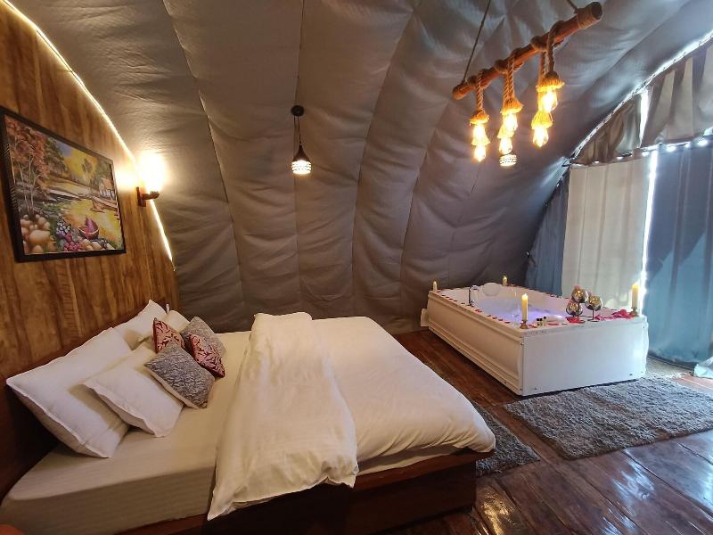 Nirvana Hamta Retreat image