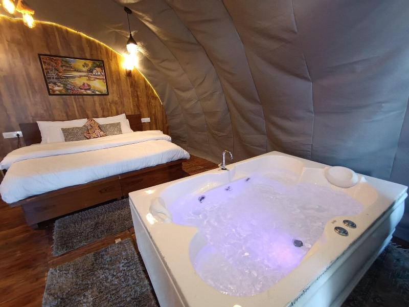 Nirvana Hamta Retreat image