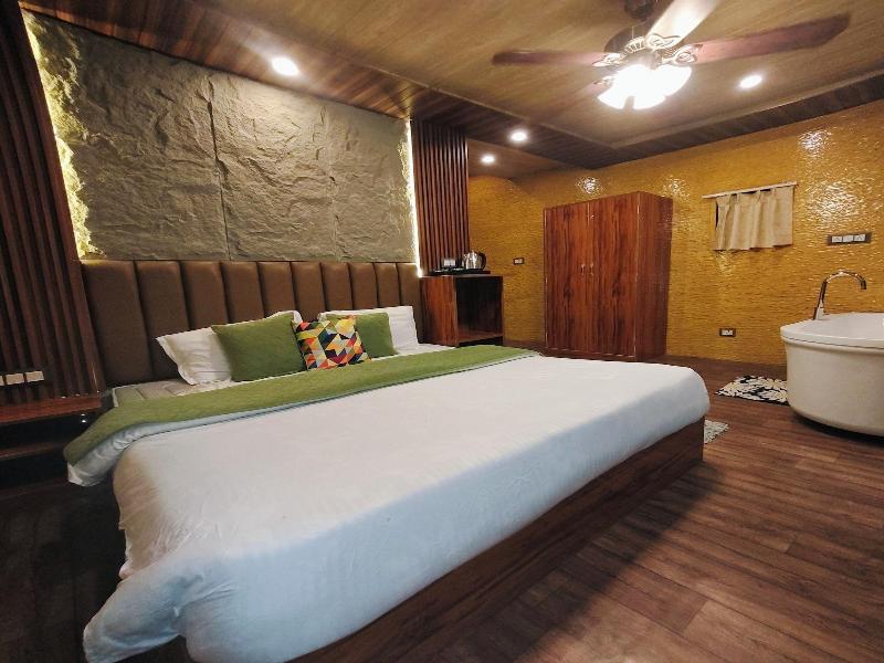 Nirvana Hamta Retreat image