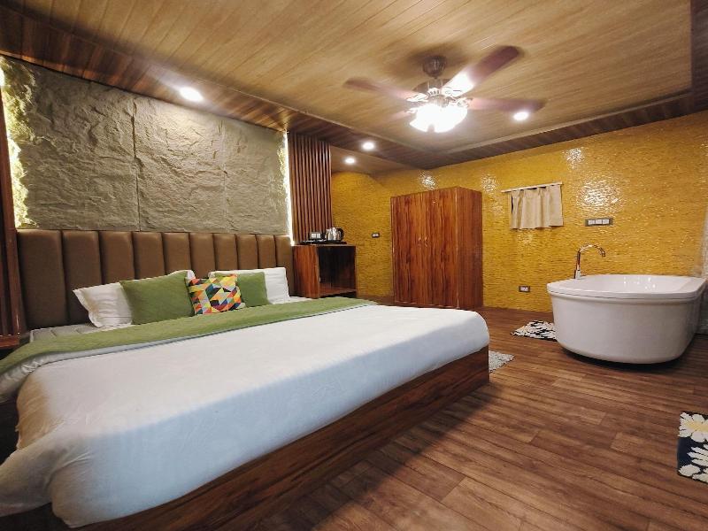 Nirvana Hamta Retreat image