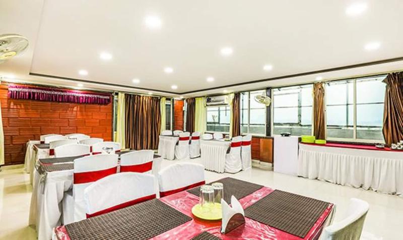 Fabhotel Comfort Inn image