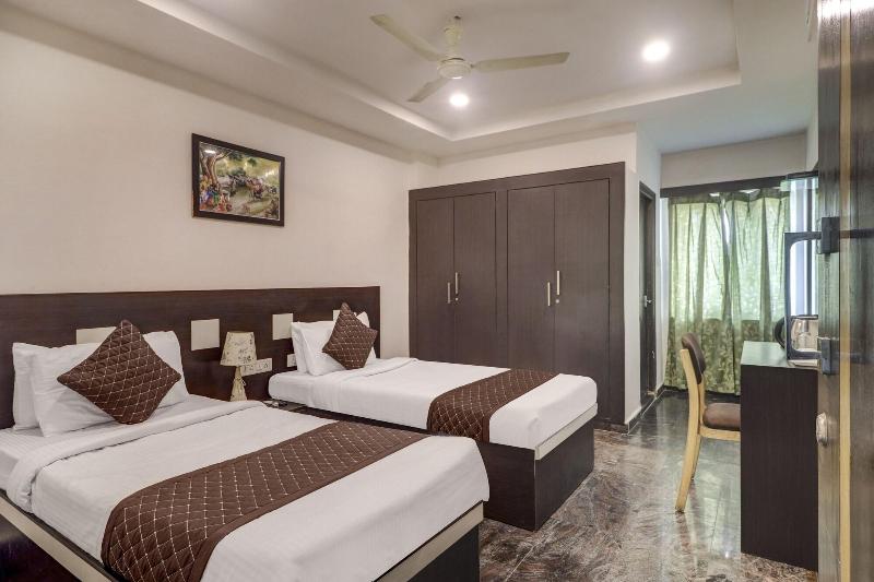 DOUBLE DELUXE KING BED