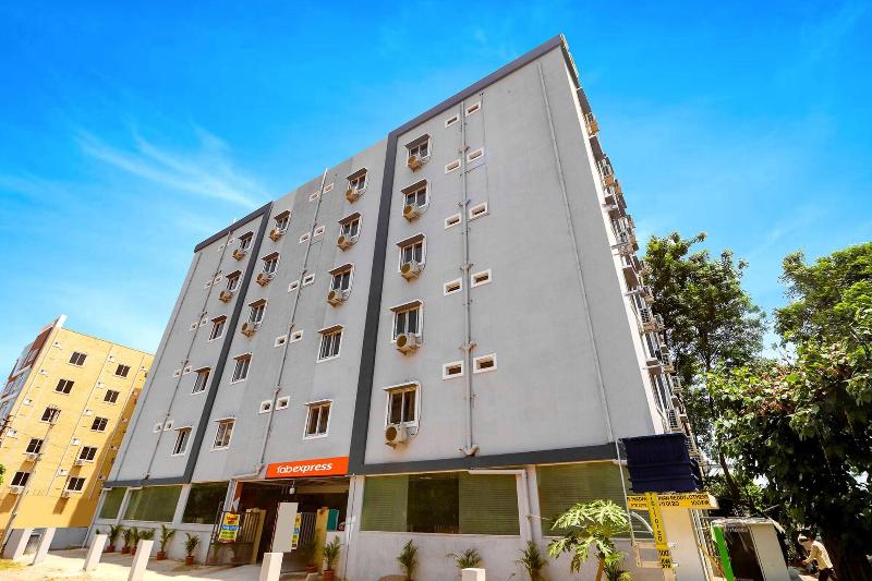 Fabhotel Broholic Suites I — general view