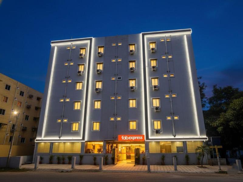 Fabhotel Broholic Suites I — general view