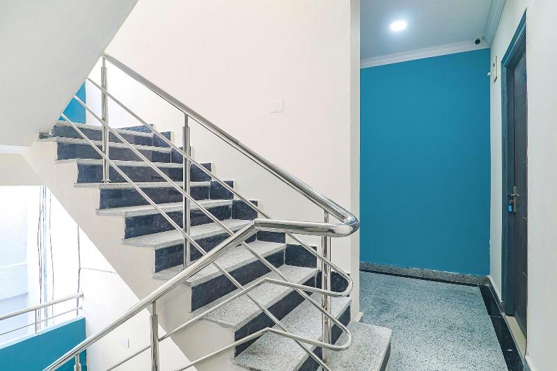 Fabhotel Broholic Suites I