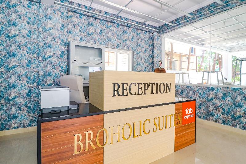 Fabhotel Broholic Suites I