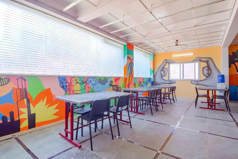 Fabhotel Broholic Suites I