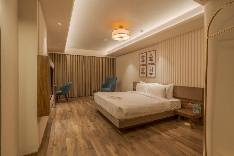 Phoenix Resort image