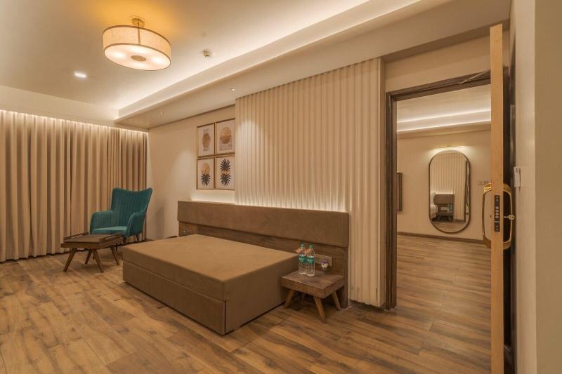 Phoenix Resort image