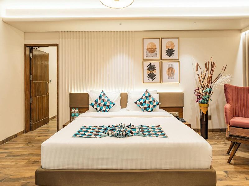 Phoenix Resort image